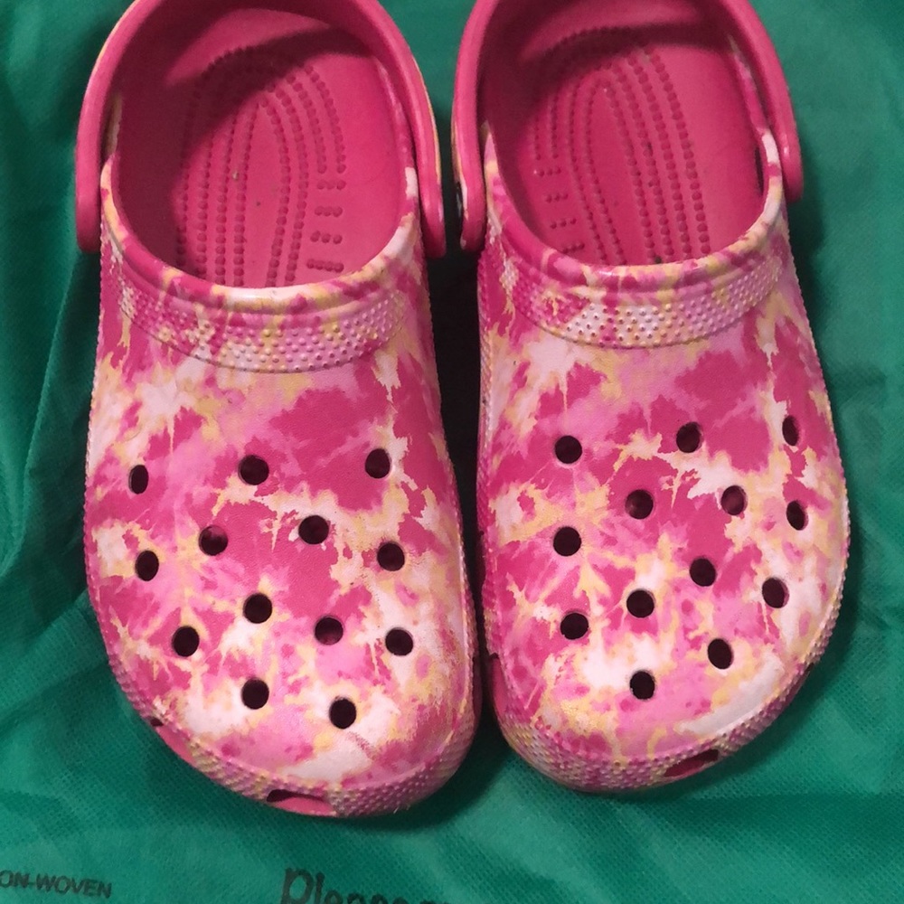 Size 7 crocks no stones nothing wrong with them but they where worn - Picture 2 of 3
